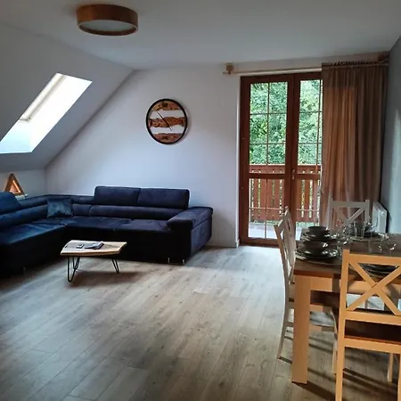 Apartment Szum Lomnicy