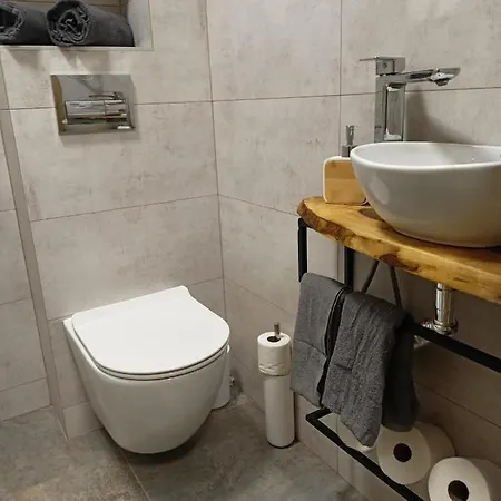 Apartment Szum Lomnicy *