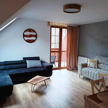 Szum łomnicy Apartment